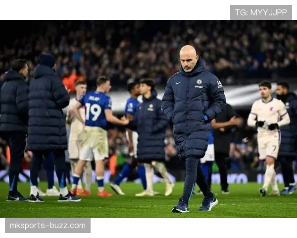 切尔西关键比赛表现不佳，对赛季走势形成制约，稳定性面临考验