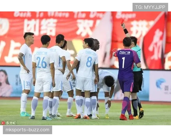 身体冲撞判罚标准解析及裁判如何正确认定犯规