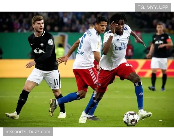 切尔西阵容调整致位置重叠，战术体系稳定性面临考验